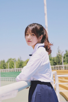 坤坤寒进桃子里